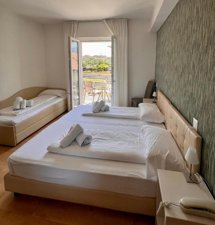 Albergo San Remo Малчезине Екстериор снимка