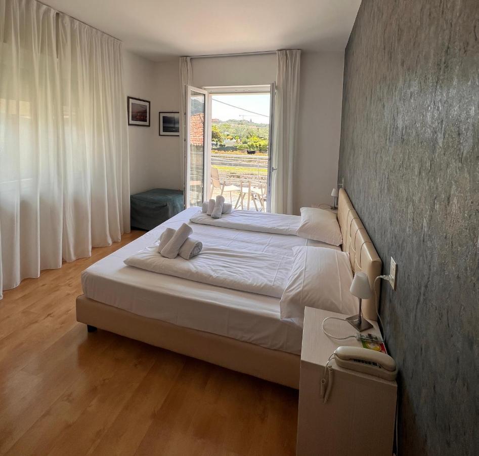 Albergo San Remo Малчезине Екстериор снимка