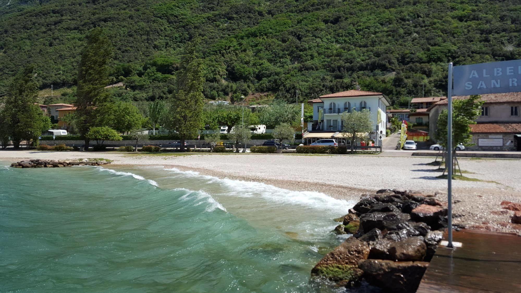 Albergo San Remo Малчезине Екстериор снимка